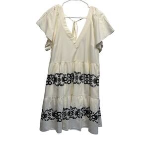 Old Navy Double V-Neck Tiered Swing Dress Cream‎ Floral Medium Embroidered